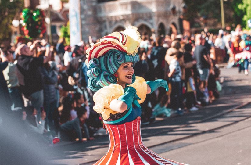 Woman performing in front of a crowd in Orlando